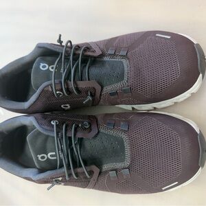 On Running women’s  purple Athletic Shoes size 9